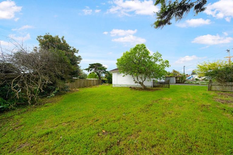 Photo of property in 49 Longburn Road, Henderson, Auckland, 0610