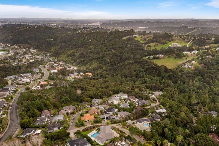 Photo of property in 83 Glendhu Road, Bayview, Auckland, 0629