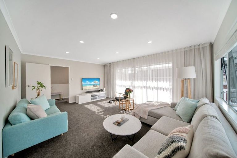 Photo of property in 59 Ray Small Drive, Pahurehure, Papakura, 2113