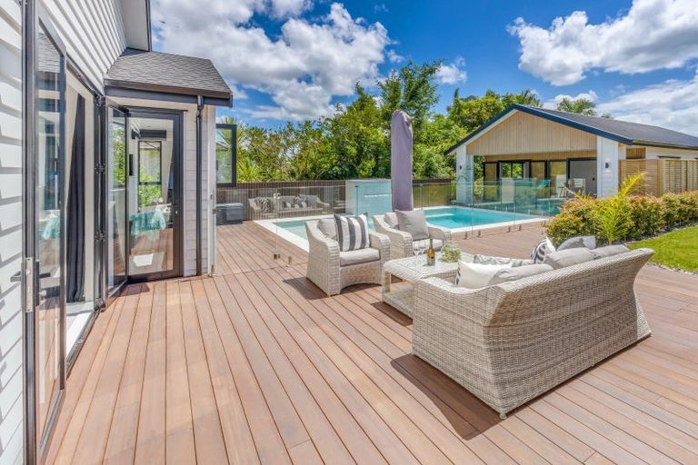 Photo of property in 8 St Elmo Rise, Shamrock Park, Auckland, 2016