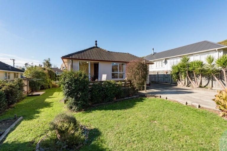 Photo of property in 8 Kauri Street, Stoke, Nelson, 7011