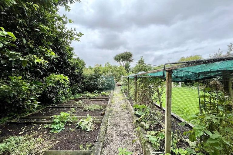 Photo of property in 2 Mirabell Place, Golflands, Auckland, 2013