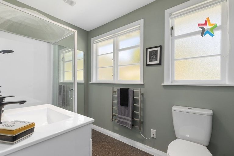 Photo of property in 17 Tawhai Street, Stokes Valley, Lower Hutt, 5019