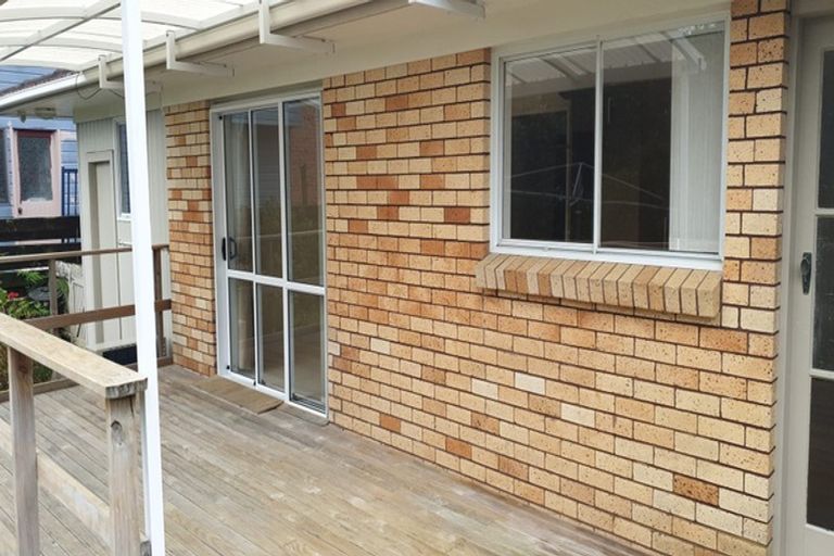 Photo of property in 5 Zita Maria Drive, Massey, Auckland, 0614