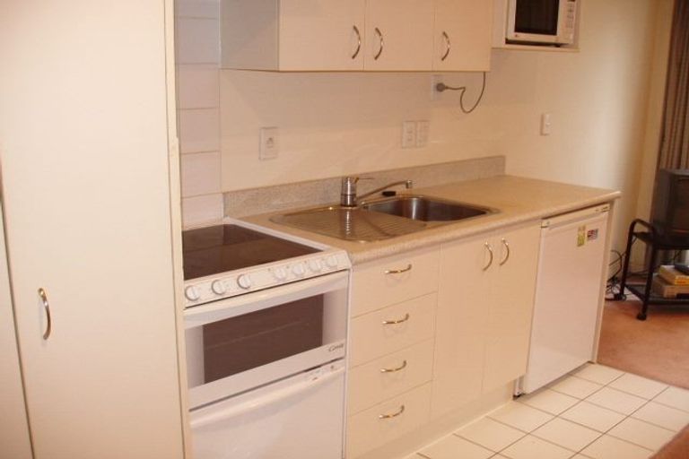 Photo of property in Terrace Heights Apartments, 4f/163 The Terrace, Wellington Central, Wellington, 6011