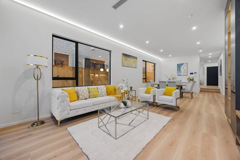 Photo of property in 11 Mill Hill Close, Flat Bush, 2019