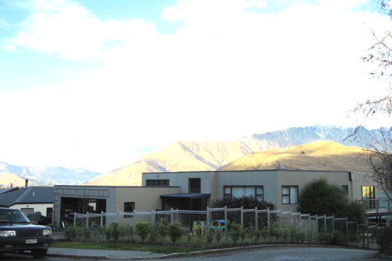 Photo of property in 11 Highview Terrace, Queenstown, 9300