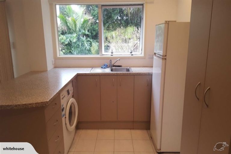 Photo of property in 17 Prestige Place, Castor Bay, Auckland, 0620