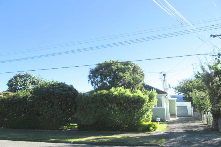 Photo of property in 35 Routley Crescent, Elderslea, Upper Hutt, 5018