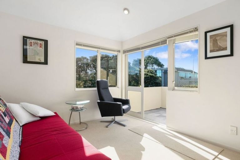 Photo of property in 27 Craig Road, Milford, Auckland, 0620