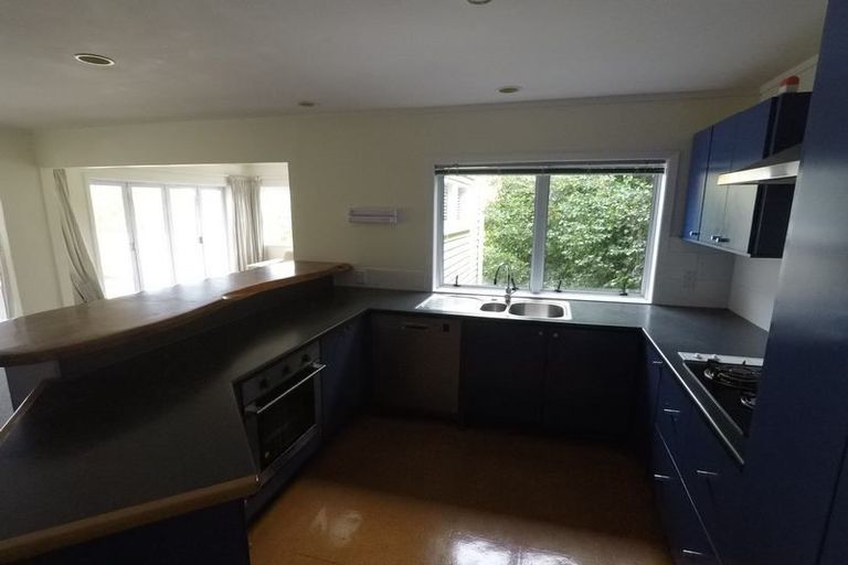 Photo of property in 32 Peter Terrace, Castor Bay, Auckland, 0620