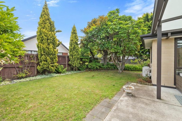 Photo of property in 1 Farm Lane, Parklands, Christchurch, 8083