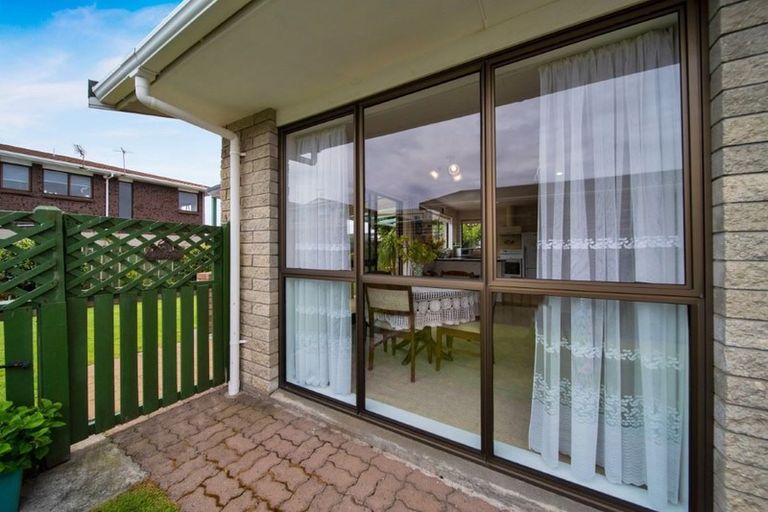 Photo of property in 13a Karamu Street, Strandon, New Plymouth, 4312