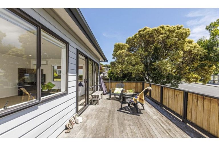 Photo of property in 13a Red Beach Road, Red Beach, 0932