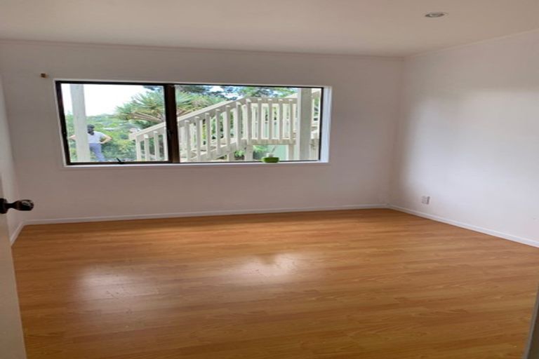 Photo of property in 8 Squirrel Lane, Browns Bay, Auckland, 0630