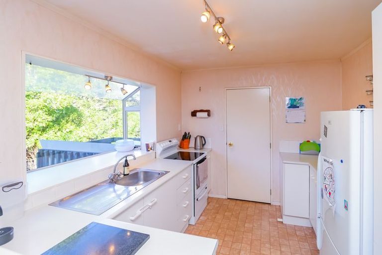 Photo of property in 13 Jacinta Grove, Swanson, Auckland, 0612