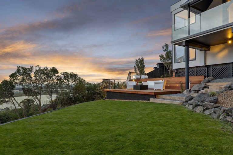 Photo of property in 7 Hatherly Lane, Mount Pleasant, Christchurch, 8081