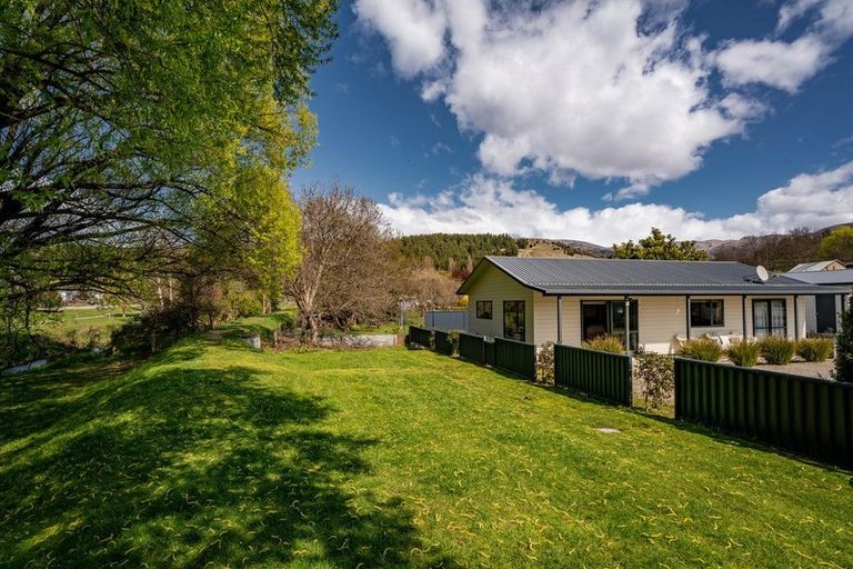 Photo of property in 135 Main Road, Luggate, Cromwell, 9383