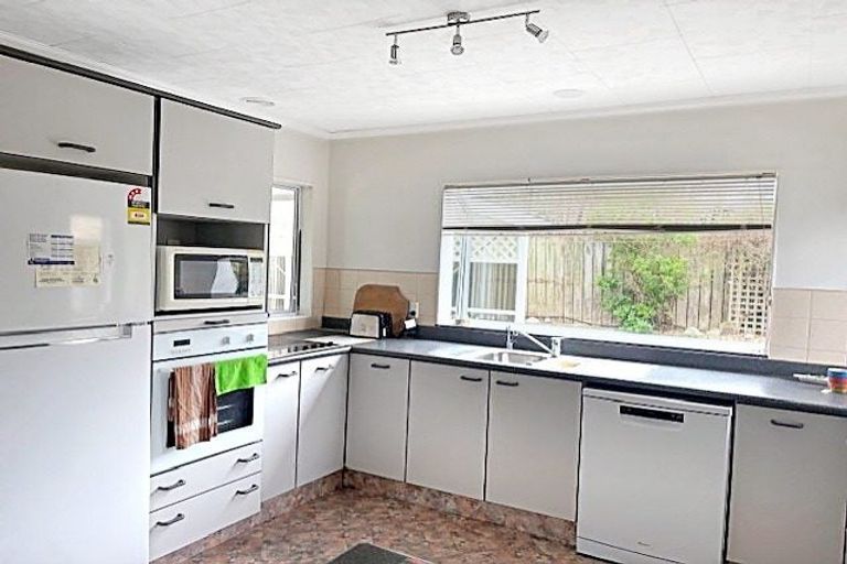 Photo of property in 129 Seabury Avenue, Foxton Beach, Foxton, 4815