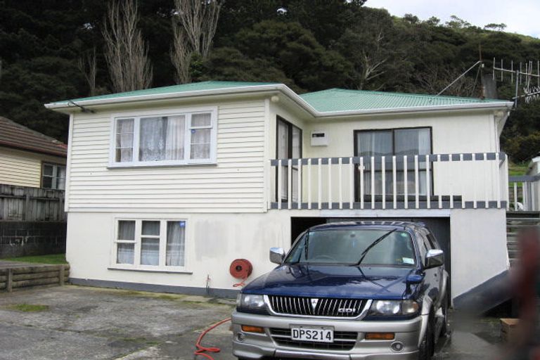 Photo of property in 117 Wellington Road, Wainuiomata, Lower Hutt, 5014