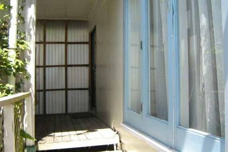 Photo of property in 10 Queens Drive, Kilbirnie, Wellington, 6022