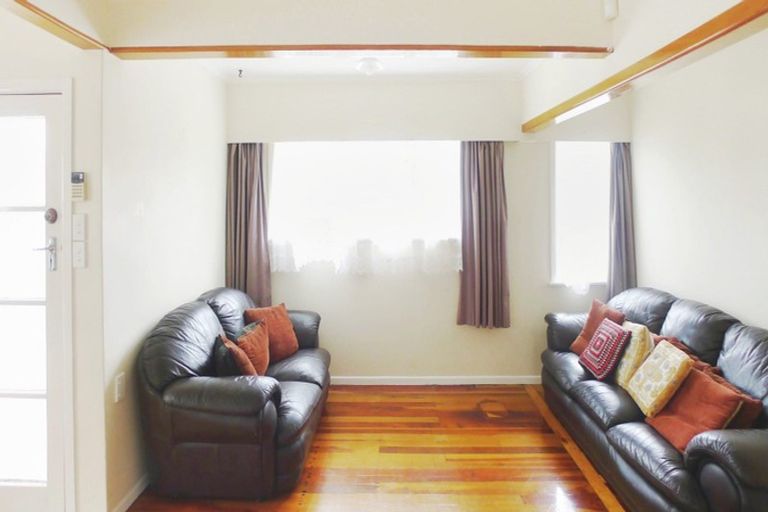 Photo of property in 28 Sturdee Road, Manurewa, Auckland, 2102