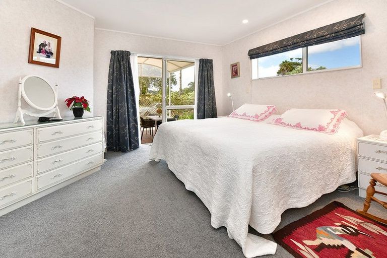Photo of property in 188 Lakeside Drive, Orewa, 0931