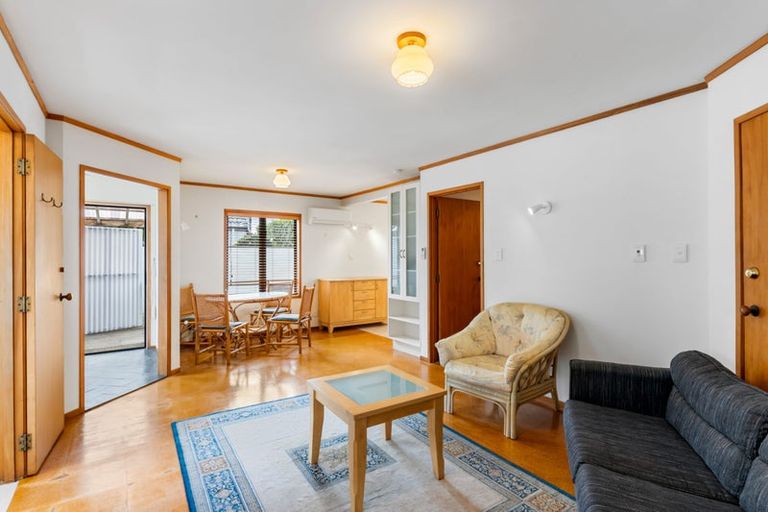 Photo of property in 1/24 Ocean View Road, Milford, Auckland, 0620