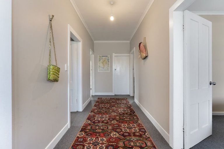 Photo of property in 16 Carlton Avenue, Gonville, Whanganui, 4501