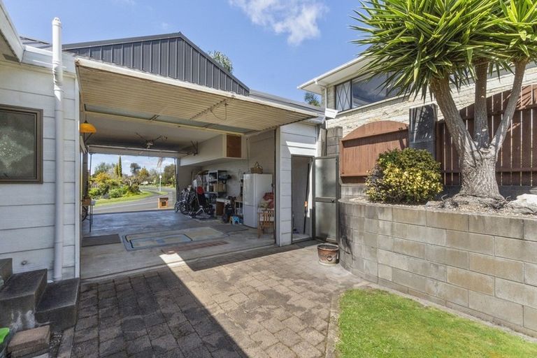 Photo of property in 23 Madill Road, St Andrews, Hamilton, 3200