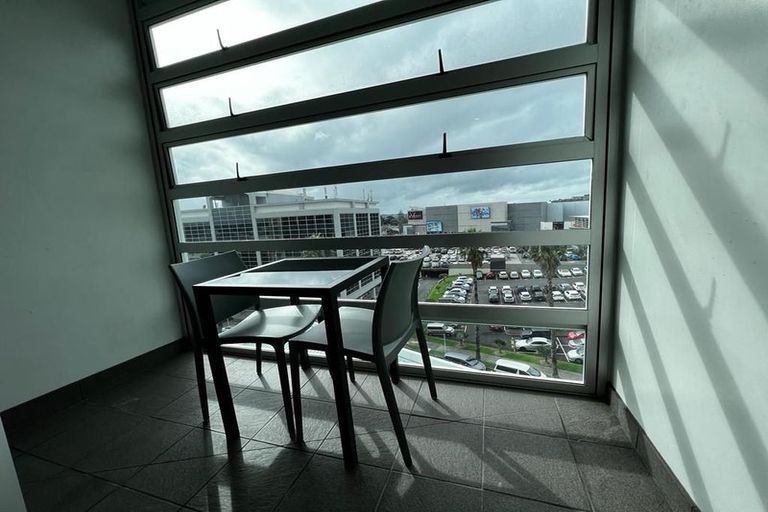 Photo of property in Proximity Apartments, 505/17 Osterley Way, Manukau, Auckland, 2104