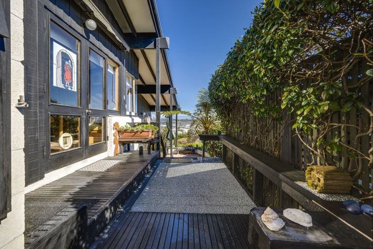 Photo of property in 34 Roslyn Road, Bluff Hill, Napier, 4110
