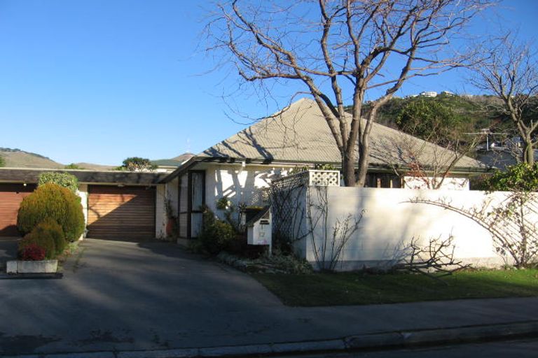 Photo of property in 1/12 Wedgewood Avenue, Cashmere, Christchurch, 8022