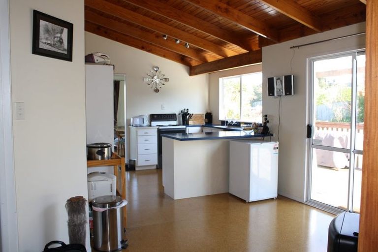 Photo of property in 3 Rubens Lane, West Harbour, Auckland, 0618