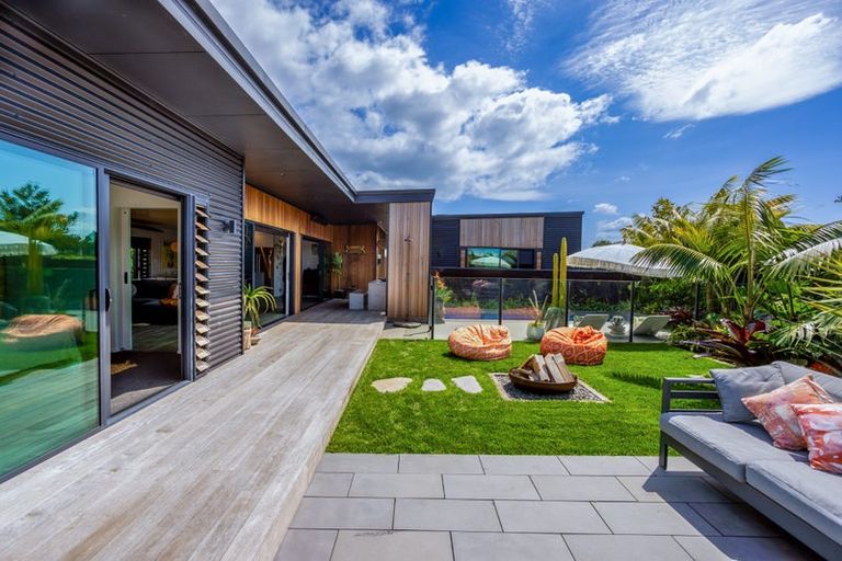 Photo of property in 4 Awatira Drive, Papamoa Beach, Papamoa, 3118