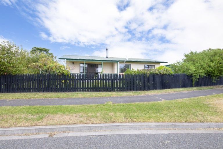 Photo of property in 2 Beveridge Place, Greenmeadows, Napier, 4112