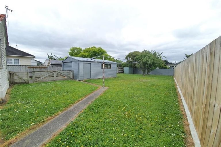 Photo of property in 27 Savage Crescent, West End, Palmerston North, 4412