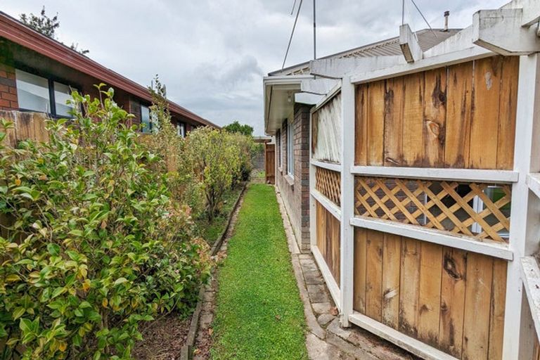 Photo of property in 4 Royal Oak Drive, Kelvin Grove, Palmerston North, 4414