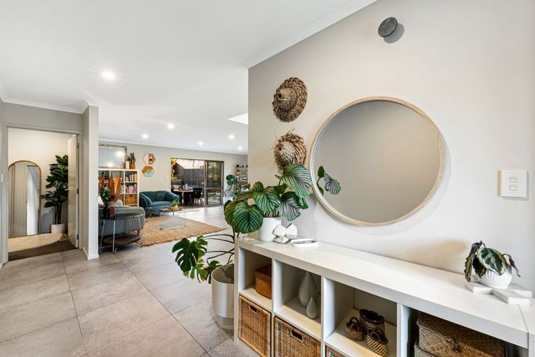 Photo of property in 14 Will Street, Huapai, Kumeu, 0810