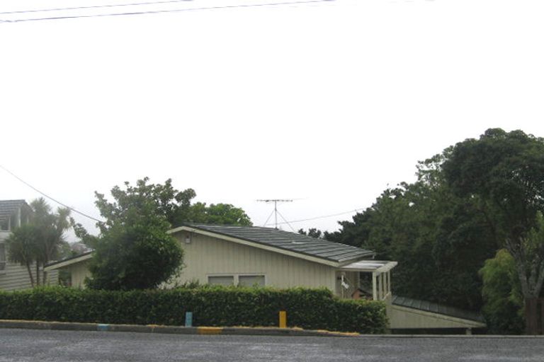 Photo of property in 90 Coronation Road, Hillcrest, Auckland, 0627