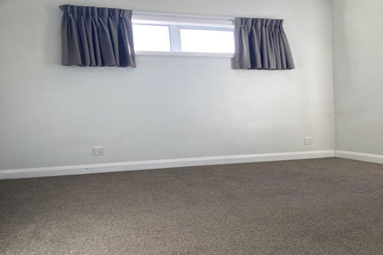 Photo of property in 17 Queens Drive, Kilbirnie, Wellington, 6022