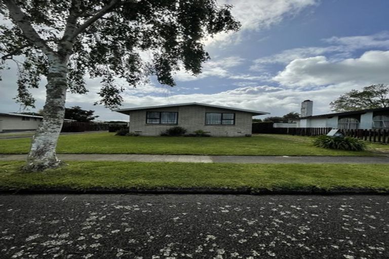 Photo of property in 12 Elmwood Crescent, Pukete, Hamilton, 3200