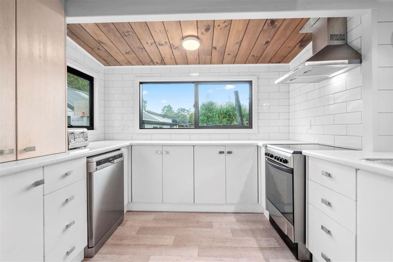 Photo of property in 12 Waitawa Place, Lynmore, Rotorua, 3010