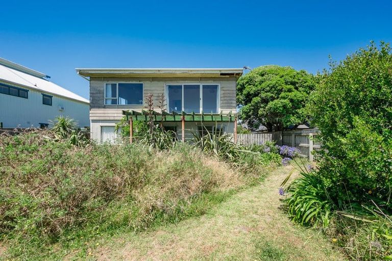 Photo of property in 239 Manly Street, Paraparaumu Beach, Paraparaumu, 5032