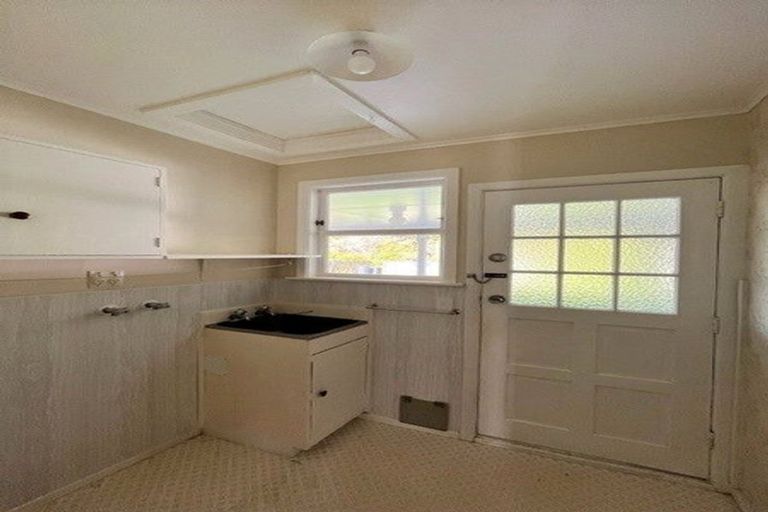 Photo of property in 99 Tirohanga Road, Tirohanga, Lower Hutt, 5010