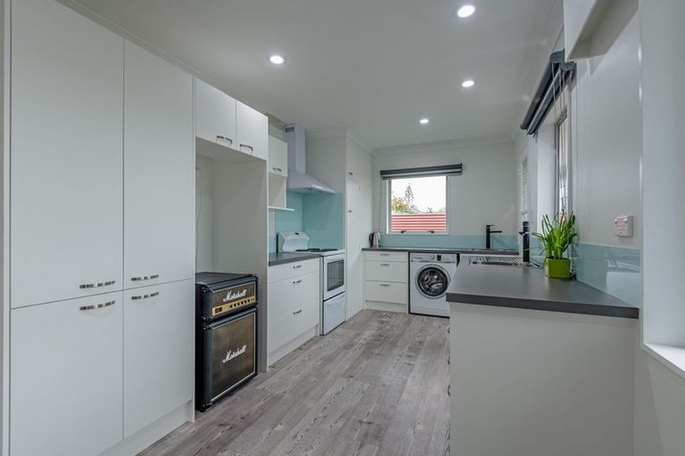 Photo of property in 10 Hollows Crescent, Takaro, Palmerston North, 4412