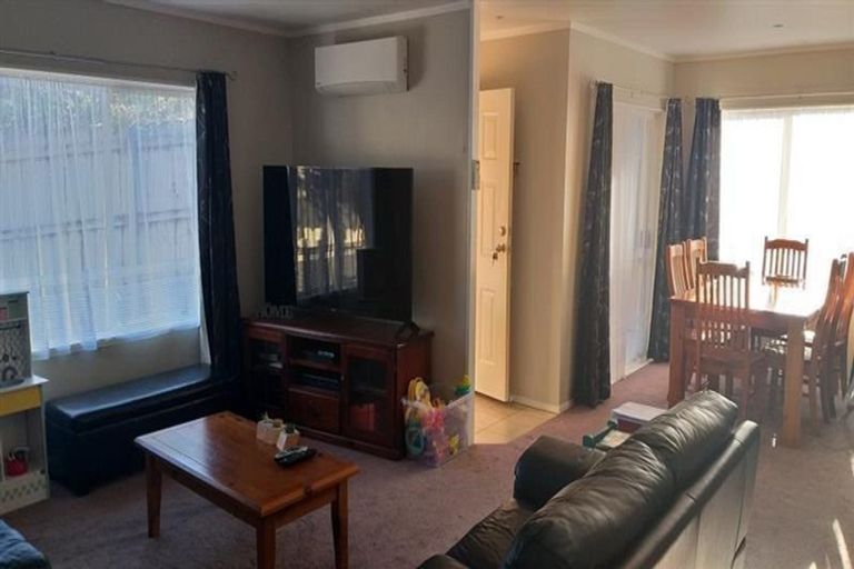 Photo of property in 3 Bernina Place, Weymouth, Auckland, 2103