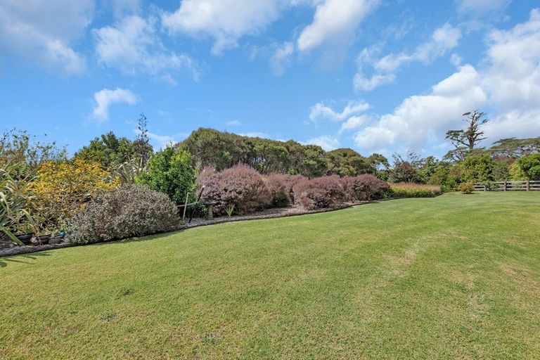 Photo of property in 15 Des Terry Way, Waipu, 0510