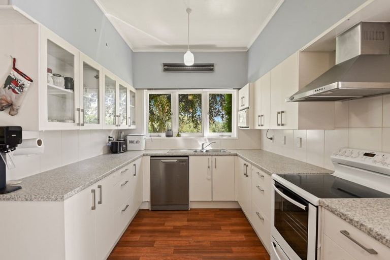 Photo of property in 40 Takinga Street, Mourea, Rotorua, 3074