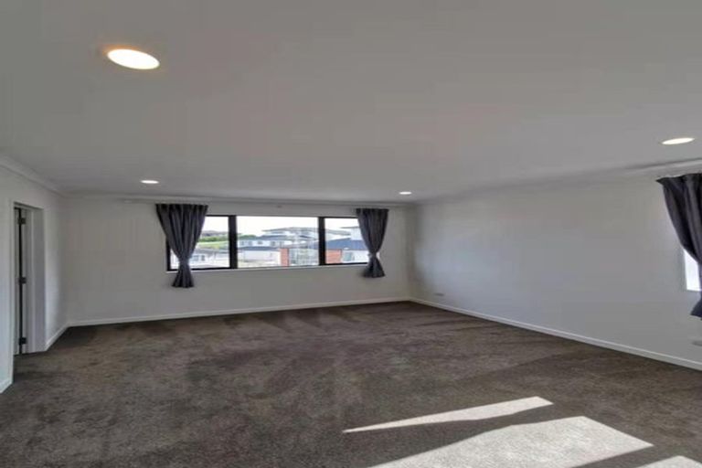 Photo of property in 15 Para Close, Fairview Heights, Auckland, 0632